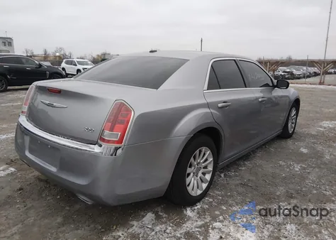 2013 Chrysler 300 Motown z USA, uszkodzony, nr VIN 2C3CCAAG2DH709850